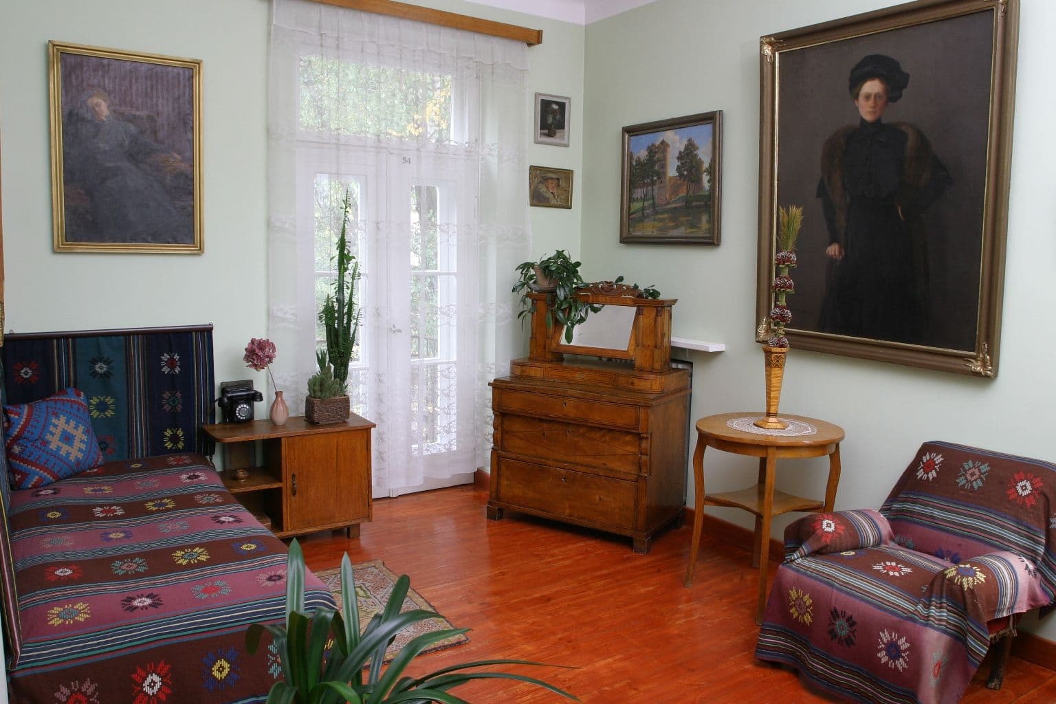 Gallery Image 4